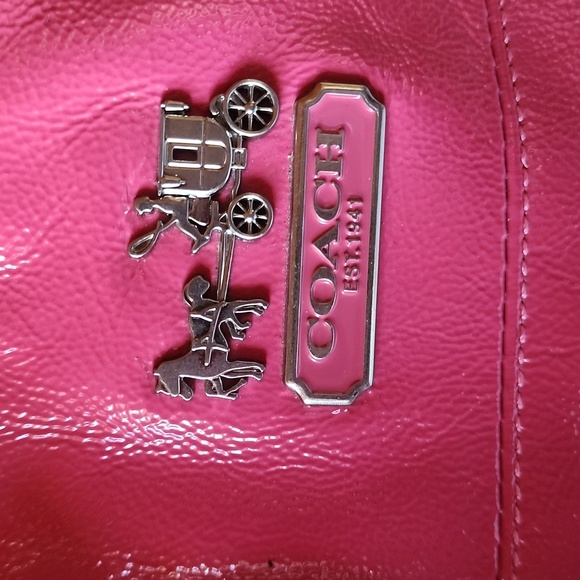 COACH, Beautiful Pink 💗 Hobo  Purse/Bag with matching checkbook wallet. - Picture 2 of 16
